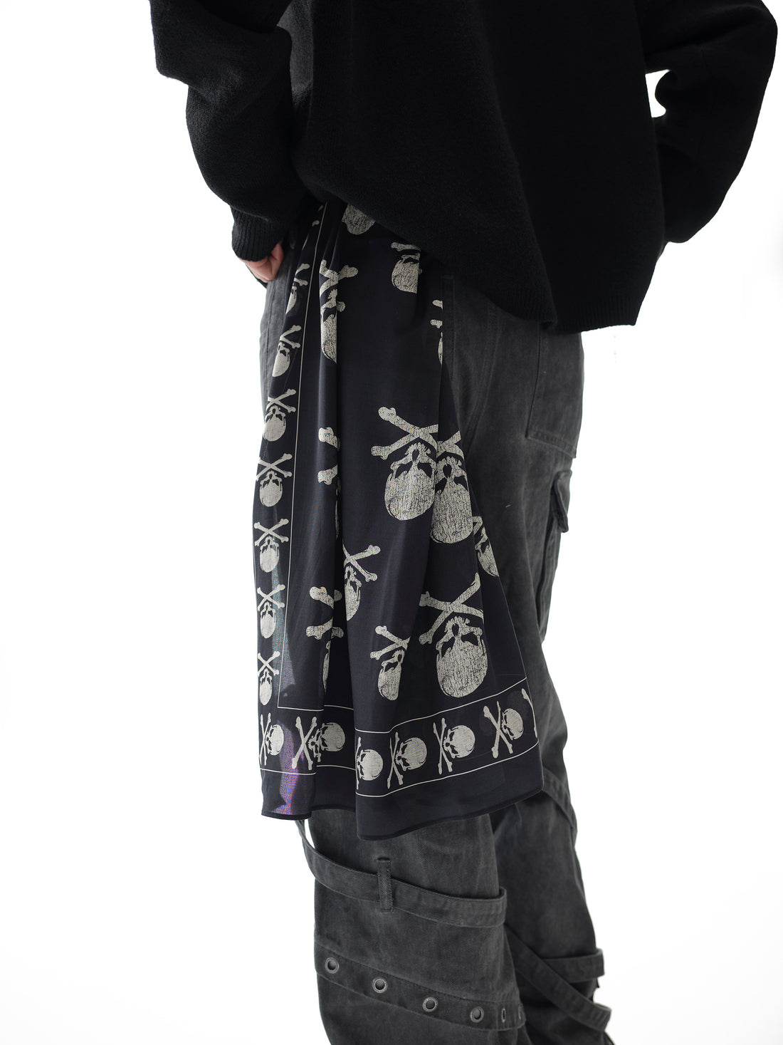 Mortis Scarf